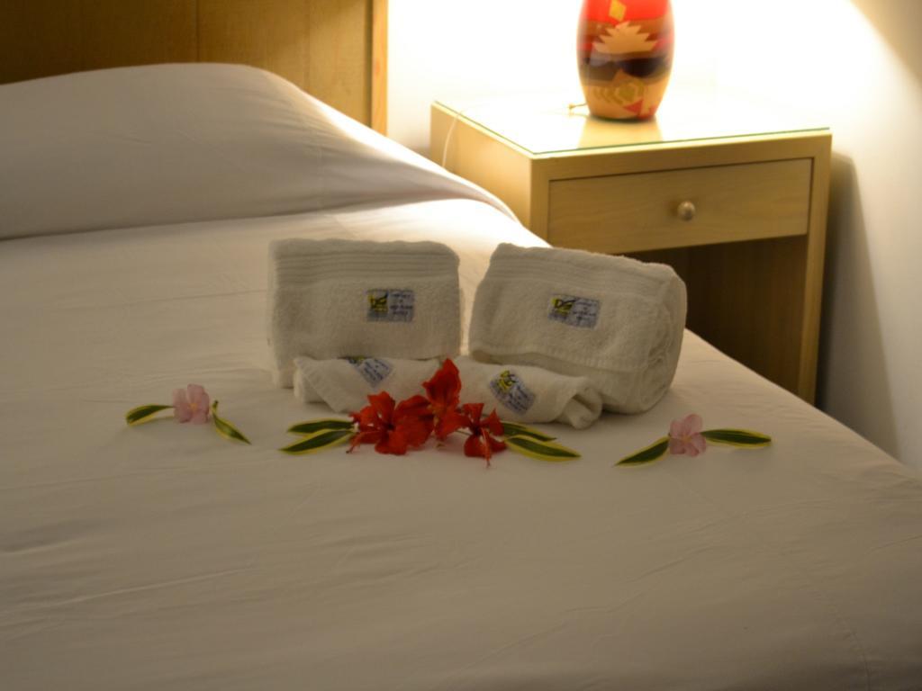 West Plaza Desekel Hotel Koror Bagian luar foto