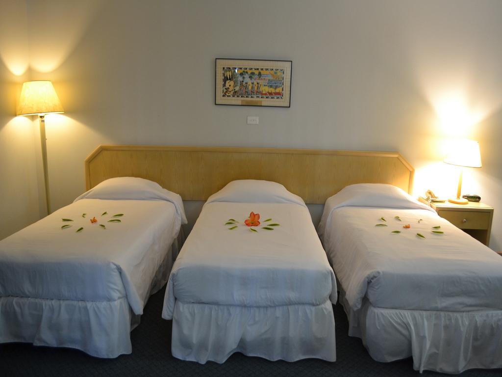 West Plaza Desekel Hotel Koror Bagian luar foto