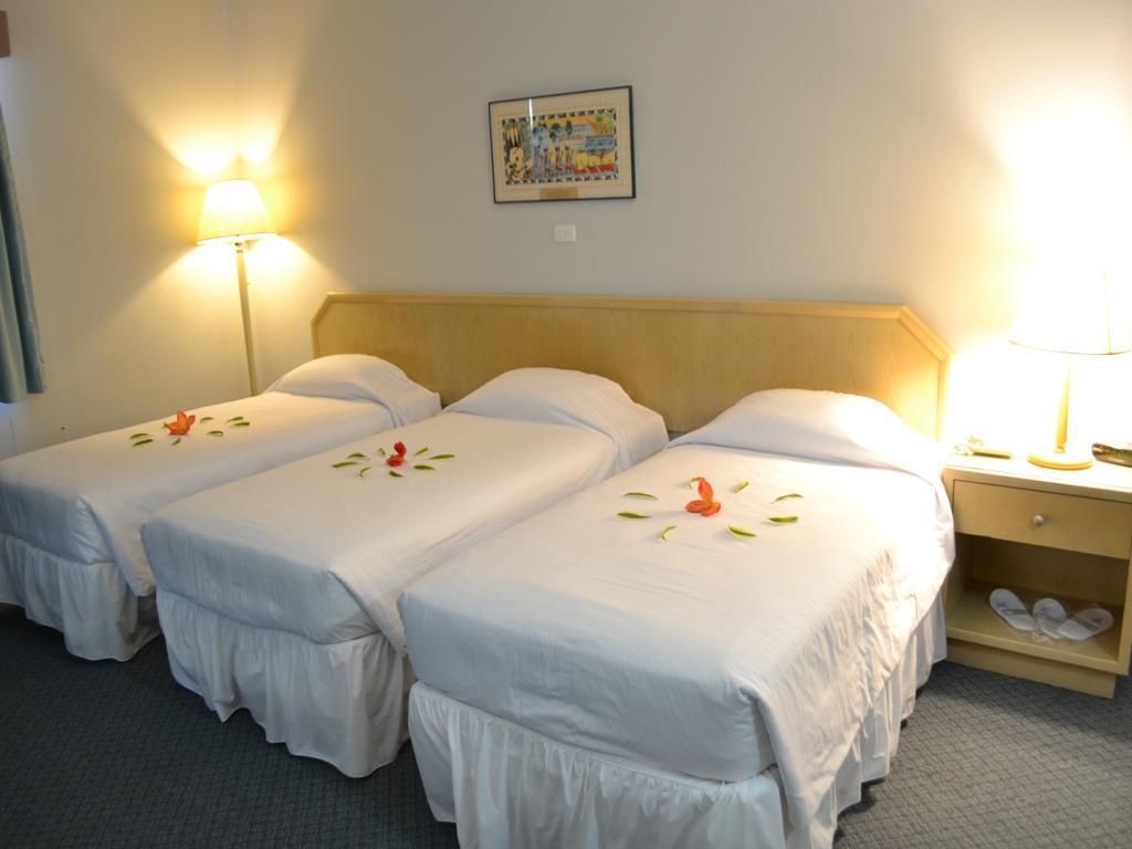 West Plaza Desekel Hotel Koror Bagian luar foto