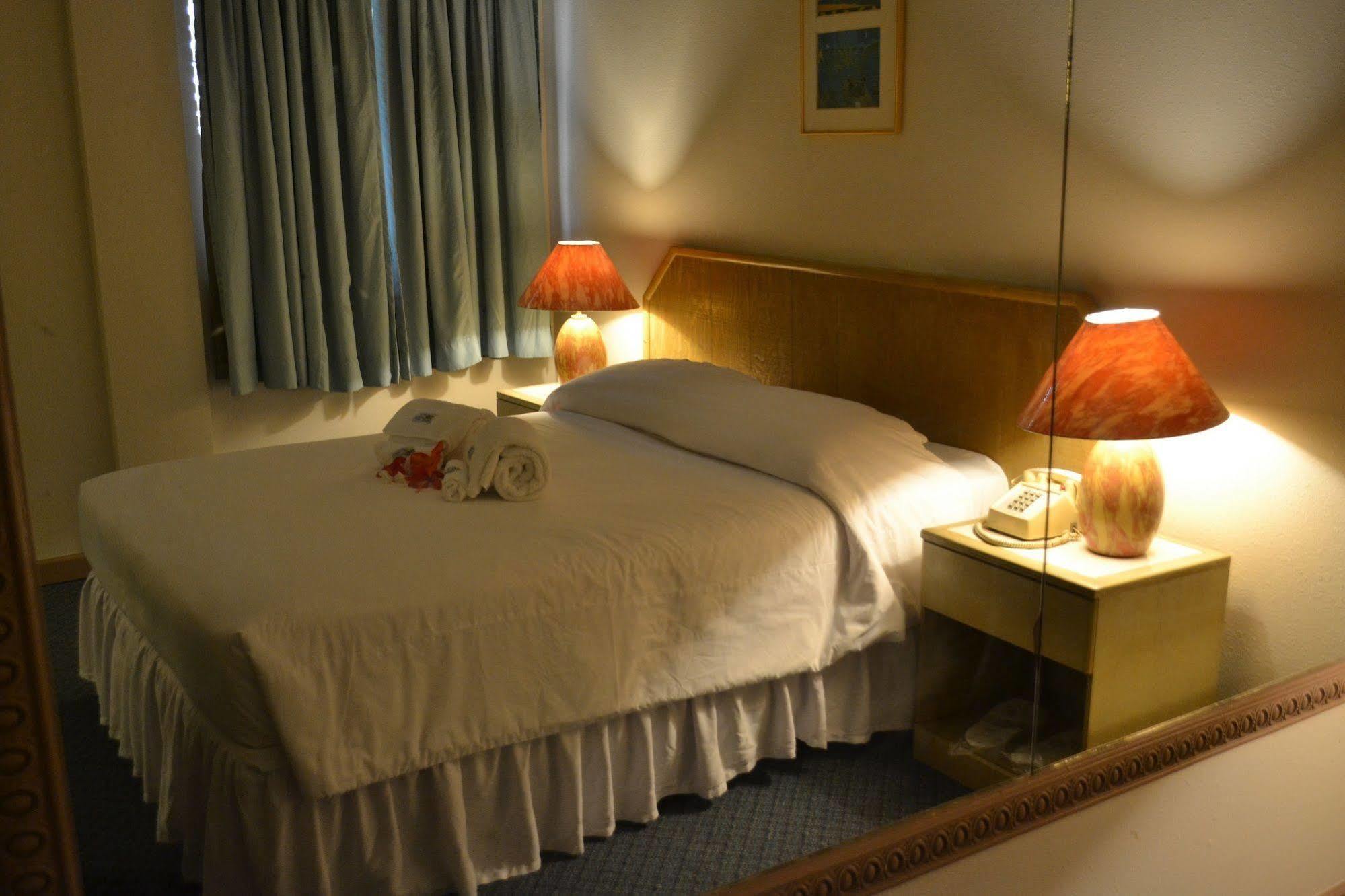 West Plaza Desekel Hotel Koror Bagian luar foto