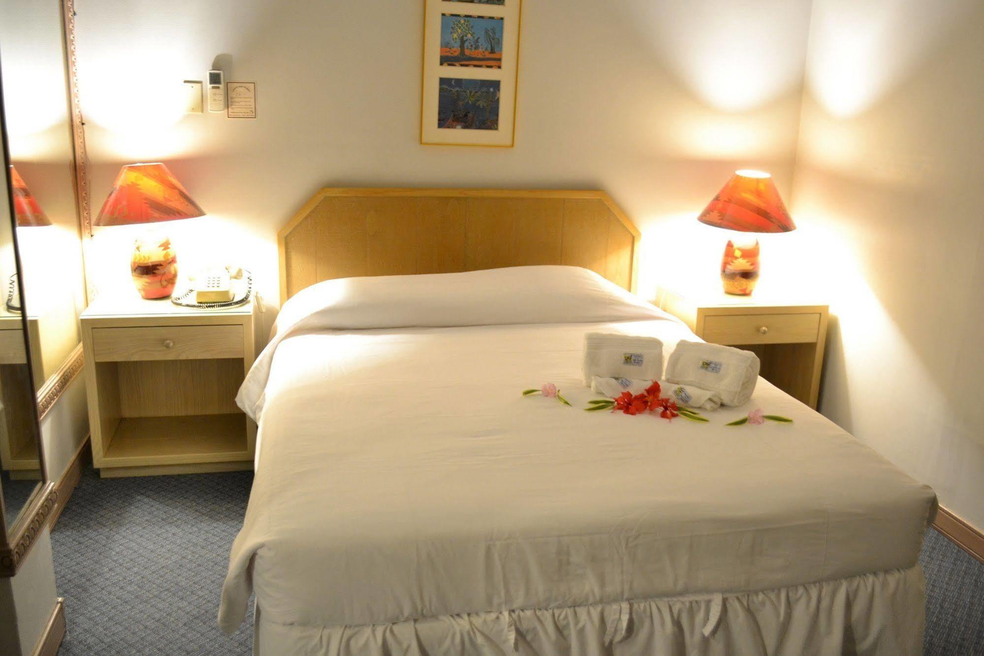 West Plaza Desekel Hotel Koror Bagian luar foto